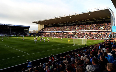 中国队以 中国队以